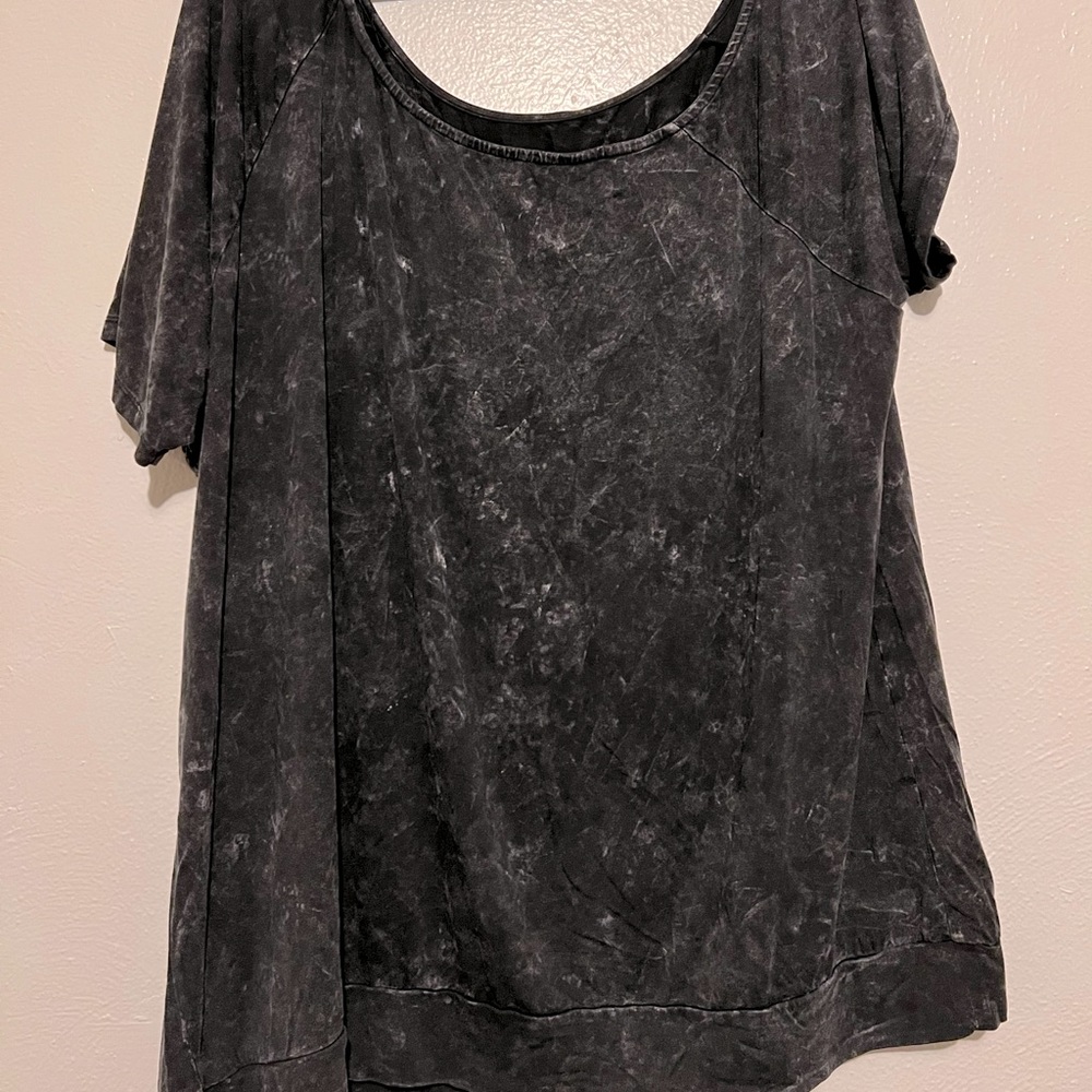 Torrid super soft distress off the shoulder tee size 4